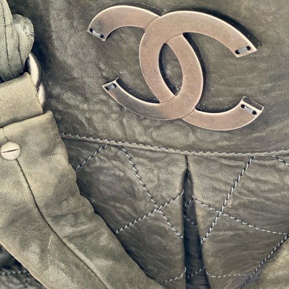 🛑🛑Reduced 🛑🛑Le Marais  Distressed Chanel Tote - Picture 2 of 16